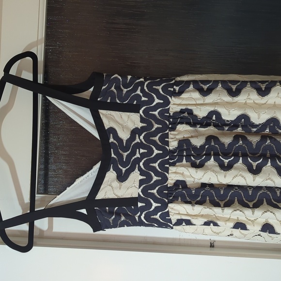 Gorgeous Midi Dress - Picture 7 of 10